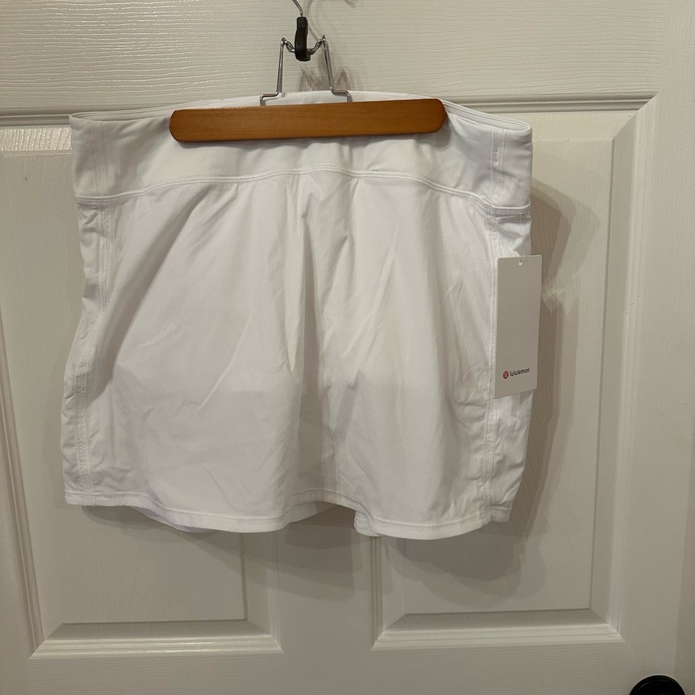 NWT Lululemon Pace Rival skirt/skort. SZ 12